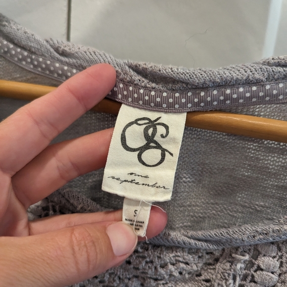 ONE SEPTEMBER Anthropologie gray knit and lace pull-over crewneck sweater - Picture 2 of 7